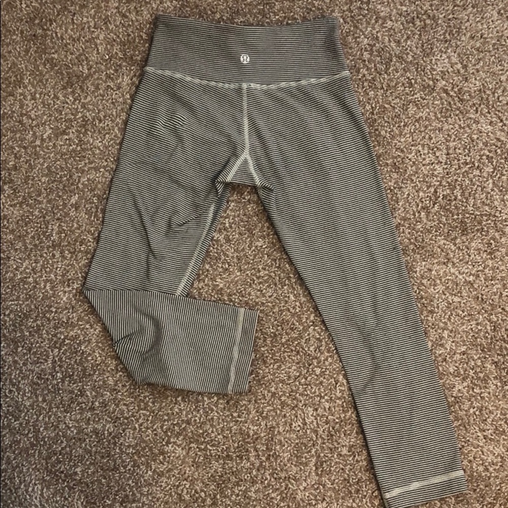 Lululemon stripped legging capris!